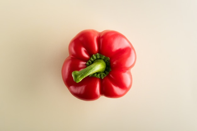 Pimiento rojo entero con verde