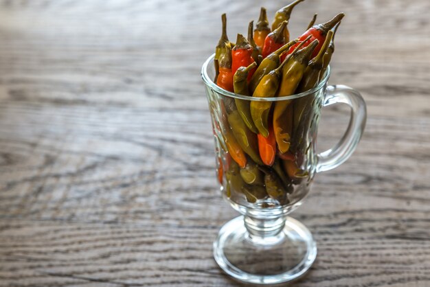 Pimientos marinados en el vaso