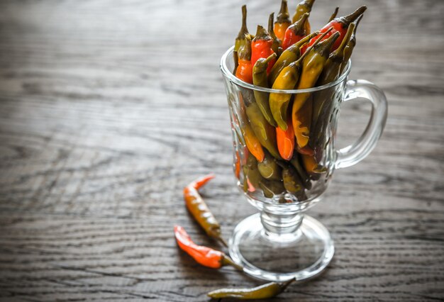 Pimientos marinados en el vaso