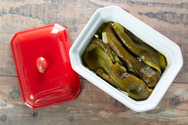 Pimientos verdes con aceite de oliva