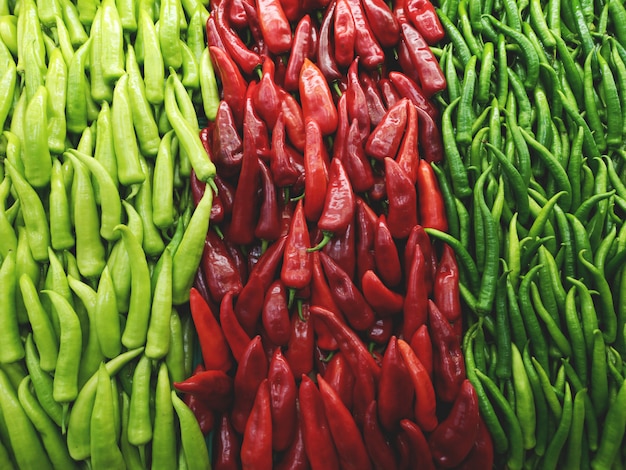 Pimientos verdes y rojos