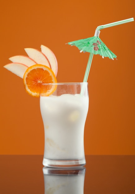 Piña Colada - Cóctel con Nata, Zumo de Piña y Ron