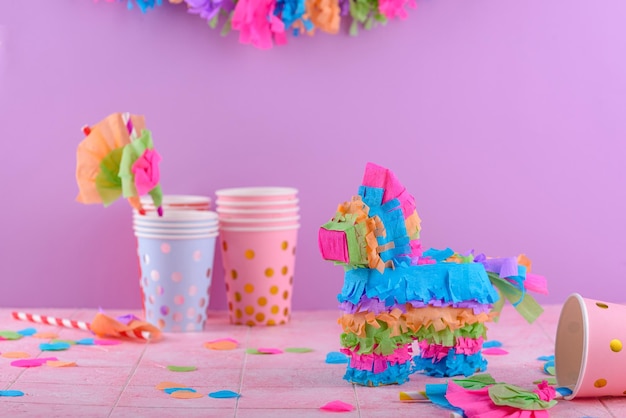 Foto pinata mexicana tradicional em forma de burro