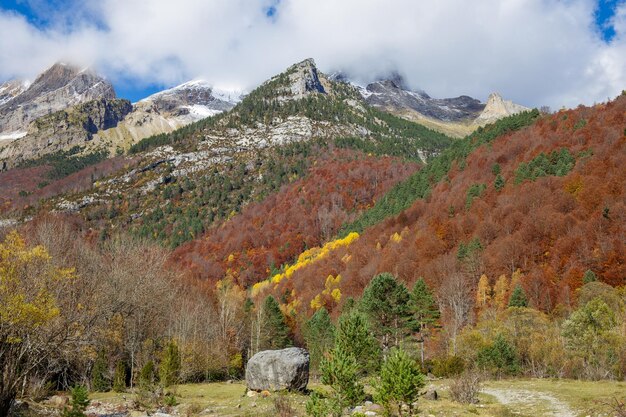 Pineta Valley em Ordesa e Monte Perdido National Park Espanha