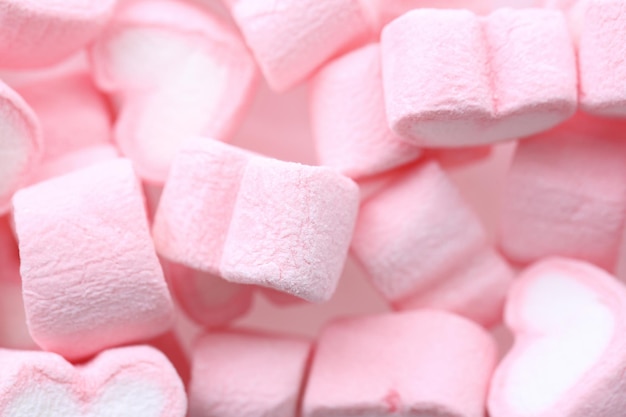 Pink Heart Marshmallow in weißem Hintergrund isoliert