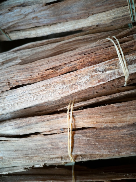 Foto pino khasya madera al óleo pino madera inflamable