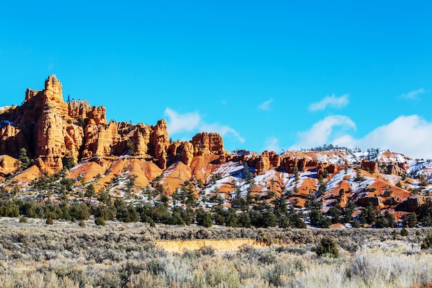 Pintorescas y coloridas rocas rosadas del Parque Nacional Bryce Canyon en Utah, EE.