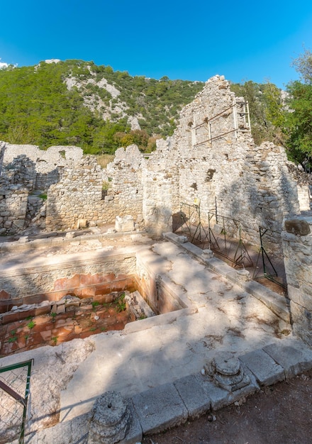 Foto las pintorescas ruinas de la antigua ciudad de olimpo, en turquía