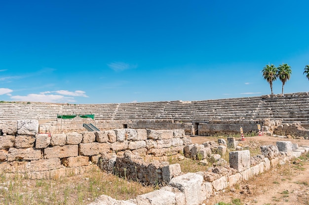 Foto las pintorescas ruinas de la antigua ciudad de perge, en turquía