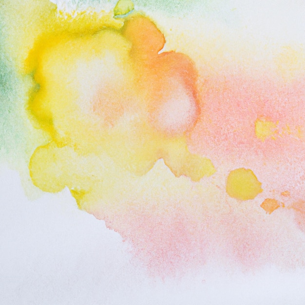 Una pintura de acuarela con un color amarillo, verde y naranja.
