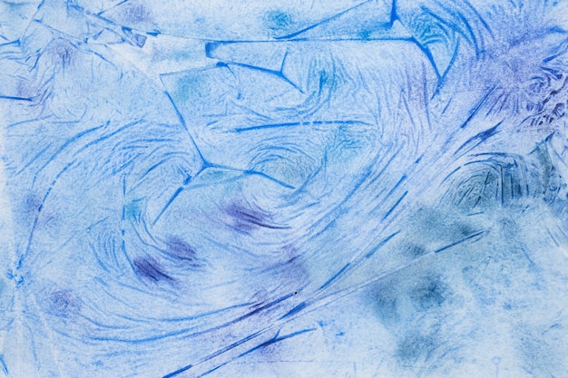 Pintura diy artesanal de arte abstrata azul aquarela em fundo de papel texturizado pano de fundo aquarela pintado superfície gelada gelada com linhas quebradas como vidraça congelada ou como espaço sideral