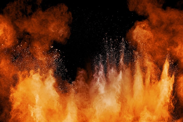Pintura em pó a explodir sobre um fundo preto