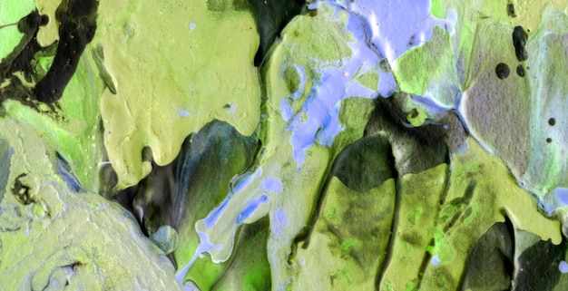 Una pintura de pintura verde con pintura azul