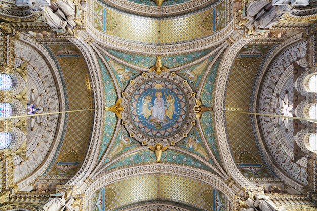 Foto pinturas y detalles de la basílica de notre dame de fourviere, lyon