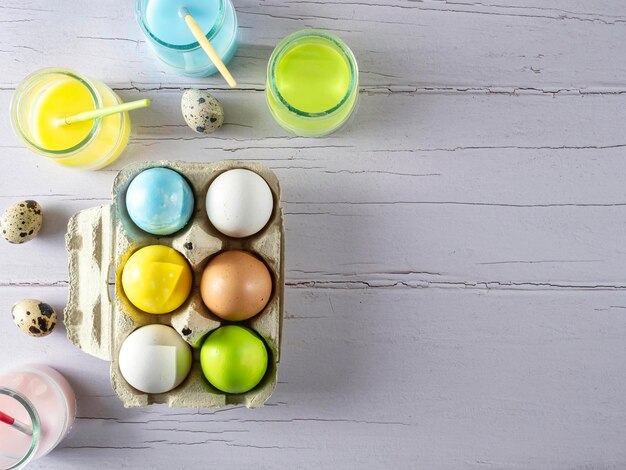 Pinturas de huevos de Pascua para pintar a mano y pincel sobre madera blanca Decoraciones para fiestas de Pascua Feliz