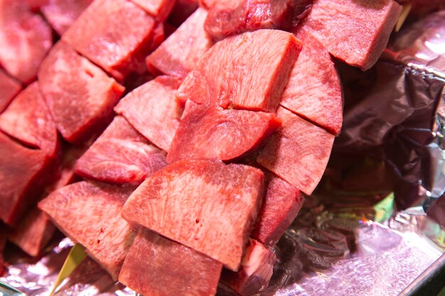 Un pinzón de lengua de res en un mercado de Kioto en Japón