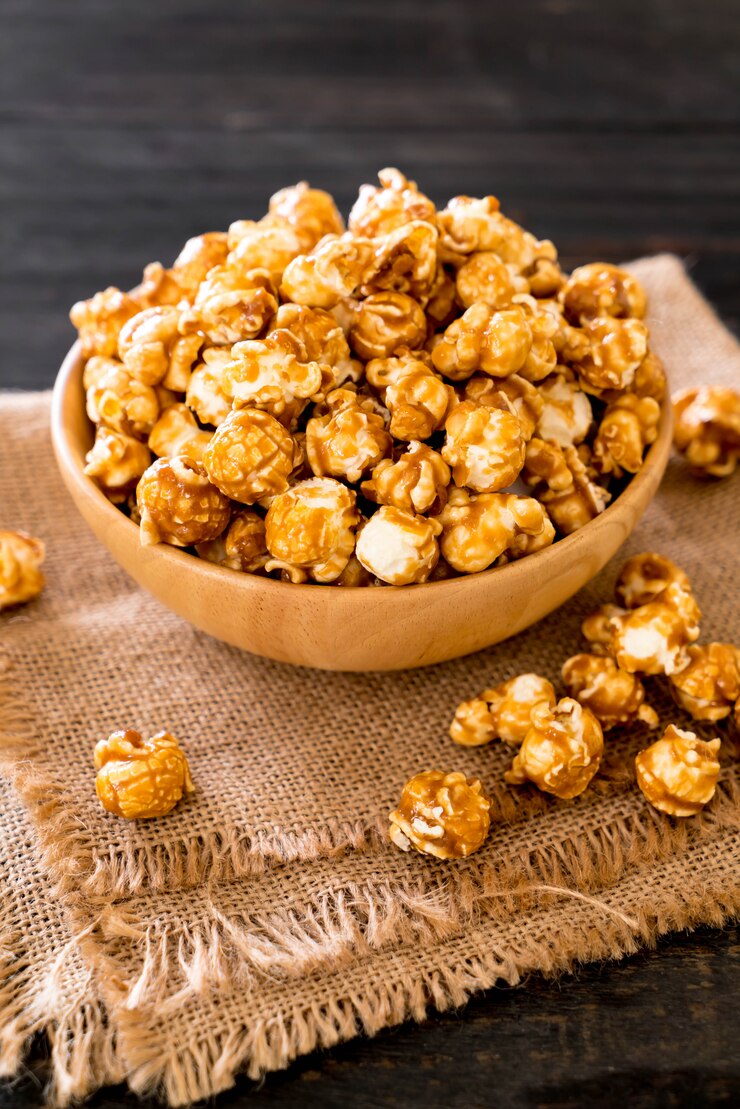 Foto pipoca com caramelo