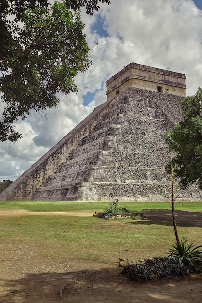 Pirâmide de Chichen Itza tiro vertical