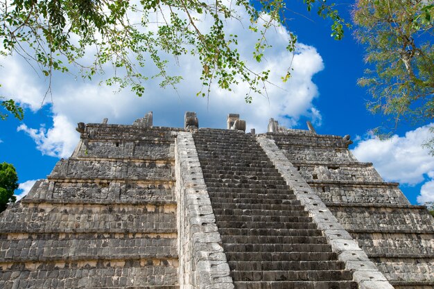 Pirâmide de kukulkan em chichen itza, méxico