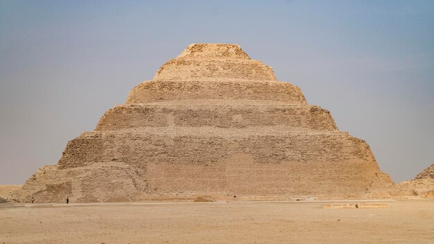 Foto la pirámide de djoser saqqara necrópolis egipto