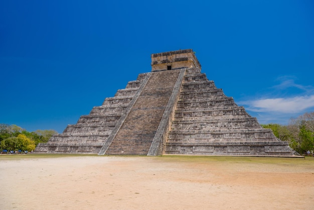 Pirâmide do templo de Kukulcan El Castillo Chichen Itza Yucatan México civilização maia