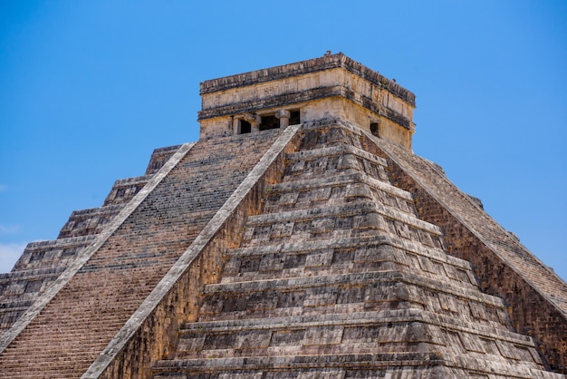 Pirâmide do templo de Kukulcan El Castillo Chichen Itza Yucatan México civilização maia