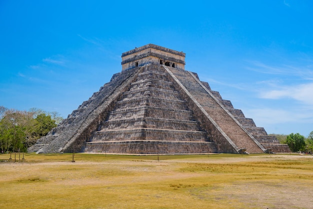 Pirâmide do templo de Kukulcan El Castillo Chichen Itza Yucatan México civilização maia