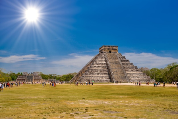 Pirâmide do templo de Kukulcan El Castillo Chichen Itza Yucatan México civilização maia