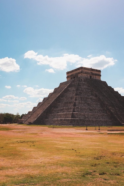 Pirâmide e cidade em ruínas em Tulum México