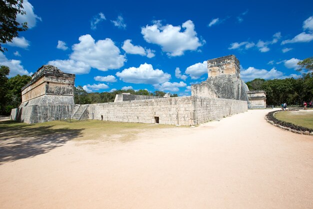 Pirámide de Kukulkán en el sitio de Chichen Itza, México