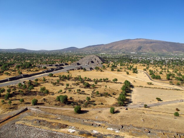 La Pirámide de la Luna en las antiguas ruinas de los aztecas Teotihuacan México