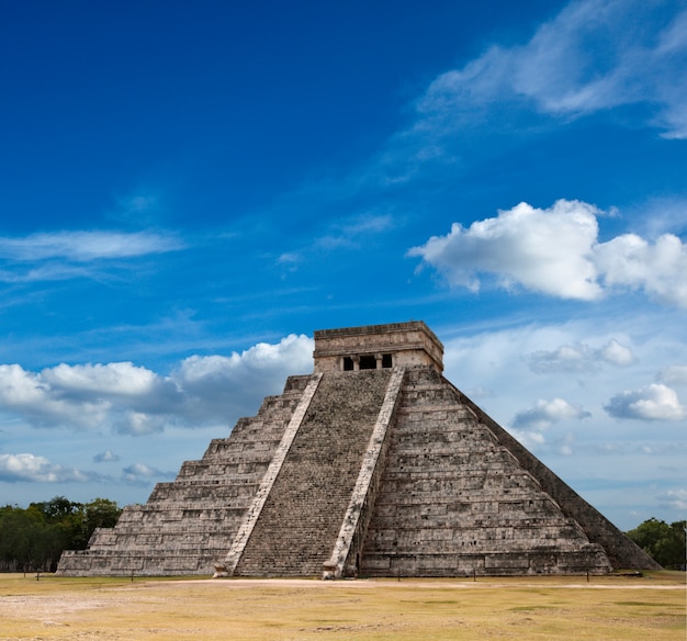 Pirámide Maya en Chichen-Itza, México