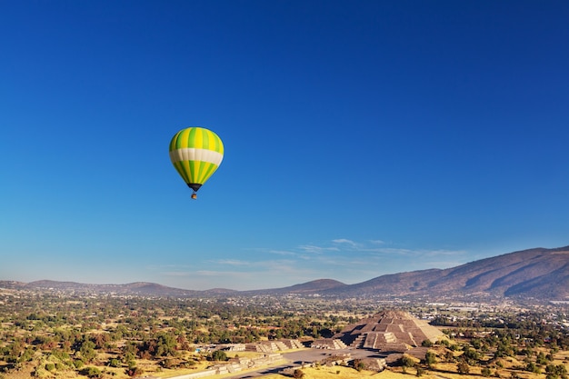 Pirámide del sol. Teotihuacan. México.