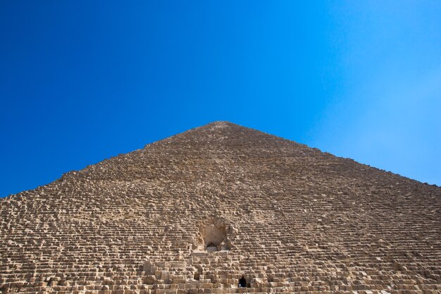 Pirámides con un hermoso cielo de Giza en El Cairo, Egipto.