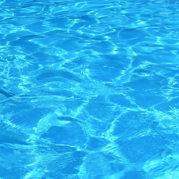 Piscina con agua limpia Fondo de verano para viajar