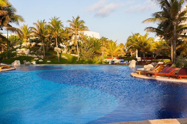 Piscina en el complejo vacacional en México.