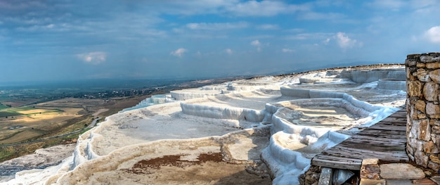 Piscina de travertino de Pamukkale na Turquia