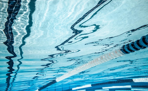 piscina debaixo d'água...