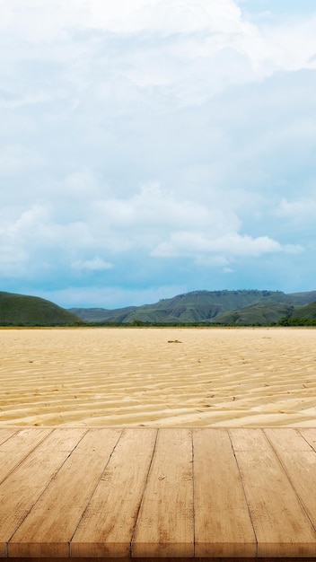 Piso de madeira com vista para as dunas de areia