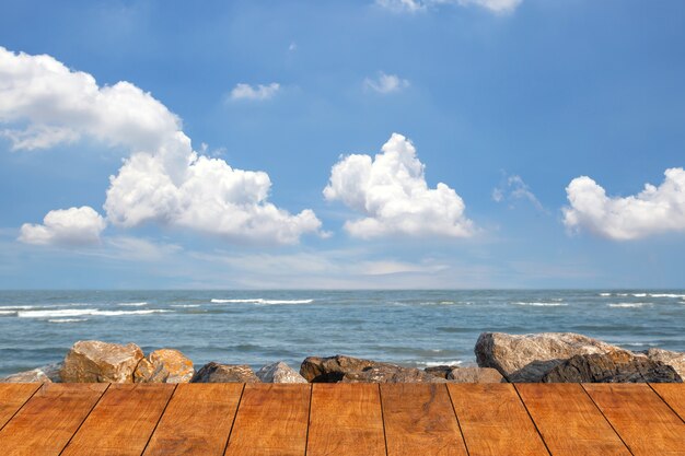 Foto piso de madeira para passarela da praia