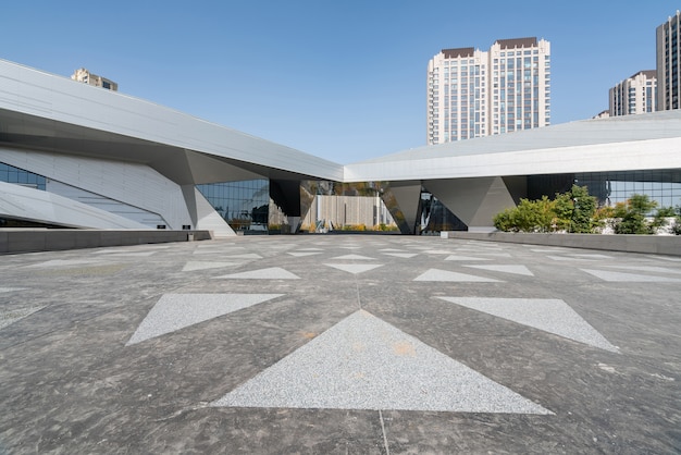 Foto piso quadrado vazio e arquitetura moderna em taiyuan, província de shanxi, china