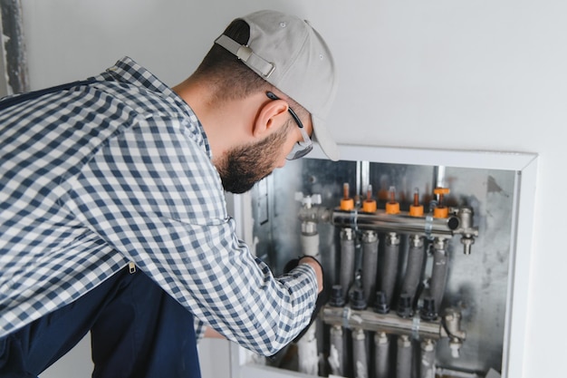 Piso radiante montado instalador de tubos Sistema de aquecimento e piso radiante