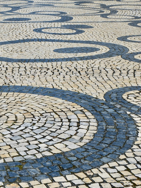 Pisos texturizados con adorno redondeado en el centro de Aveiro Portugal