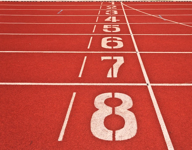 Foto pista de corrida no campo de futebol