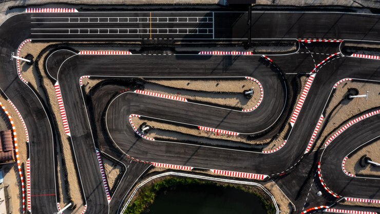 Foto pista de kart de corrida com vista aérea superior pista para corrida de automóveis vista superior asfalto de corrida de carros e circuito de rua do grand prix com vista aérea pista de corrida de asfalto com vista aérea
