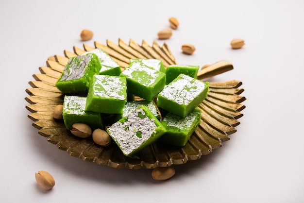 Pistachio MavaÃ‚Â ou khoa doce, tambÃ © m conhecido como pista Barfi, burfi, barfeeÃ‚Â ou peda, um doce indiano na cor verde