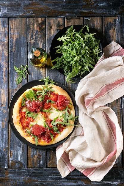 Pizza caseira com bresaola