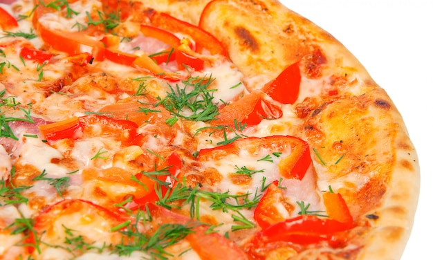 Pizza crocante dourada com pimentas