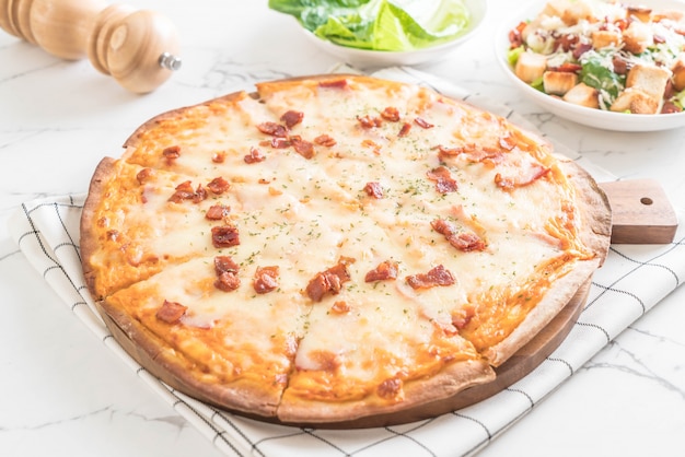 pizza de bacon e queijo