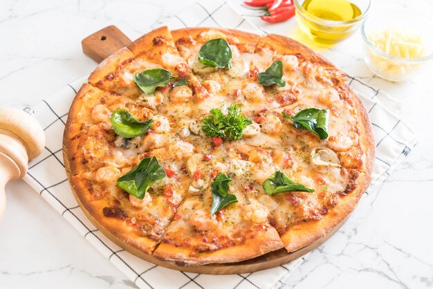 Pizza de camarão picante (tom yum)